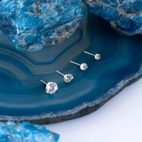 SKU: 244-2,5 Srebrna ozdoba, końcówka do labretu Push In Threadless Three Prong Set Crystal top 2mm